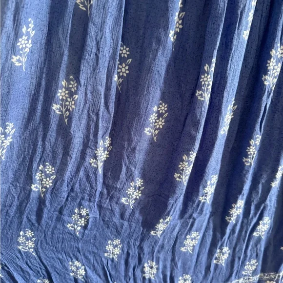 Elegant Blue Floral Maxi Dress - Picture 6 of 9